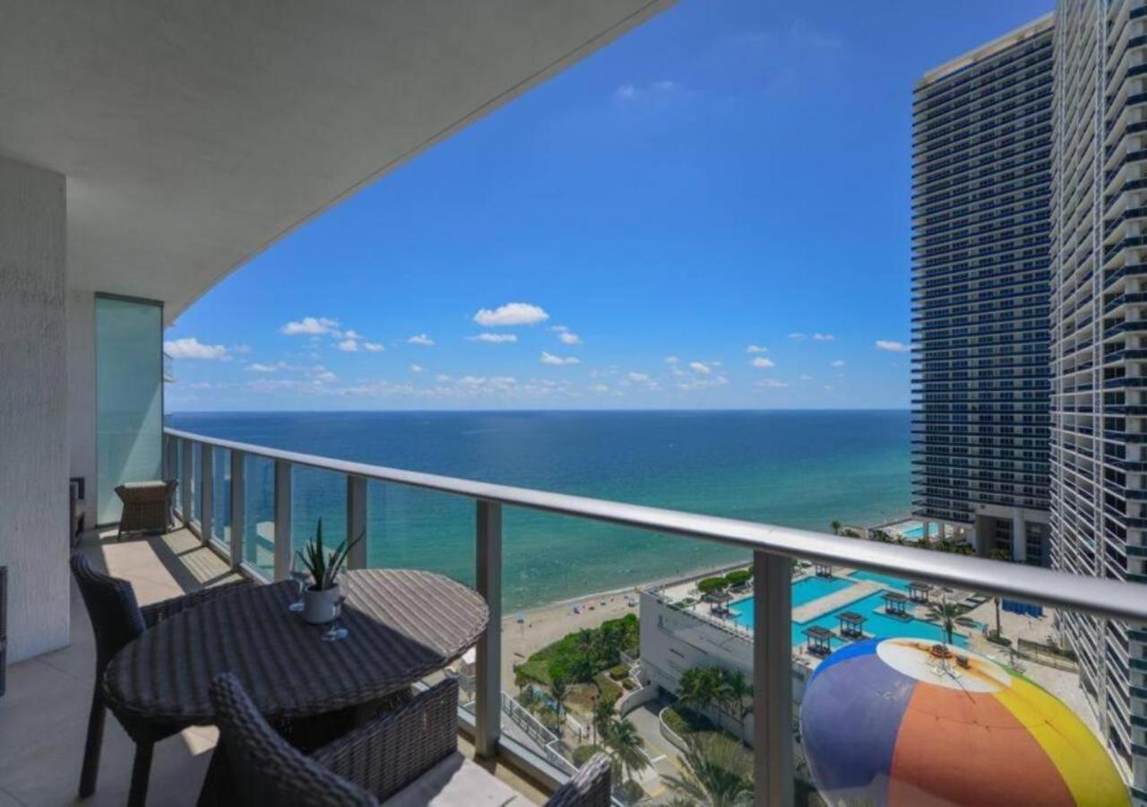 Beachfront Condo With Mesmerizing Views Hollywood Kültér fotó