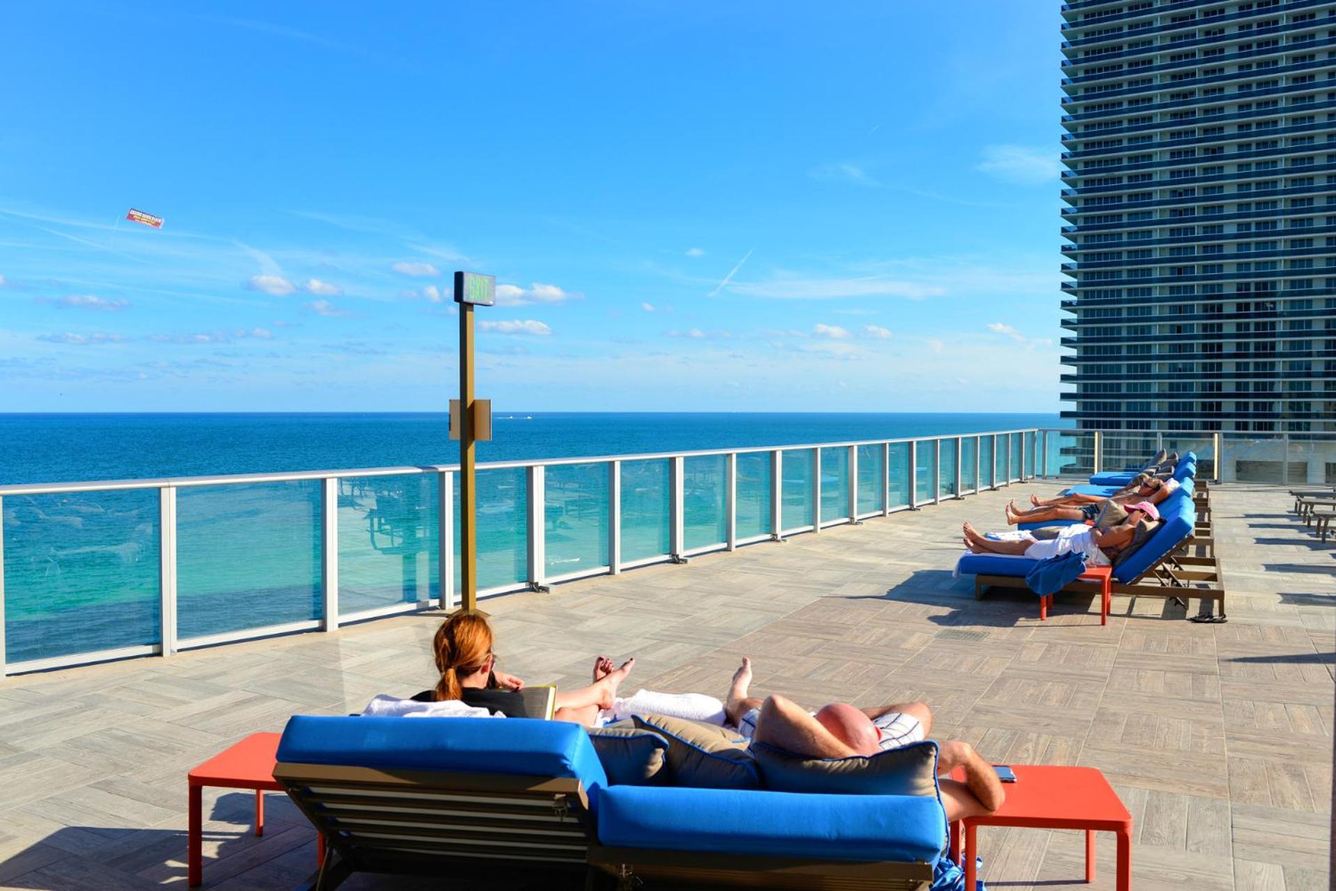 Beachfront Condo With Mesmerizing Views Hollywood Kültér fotó